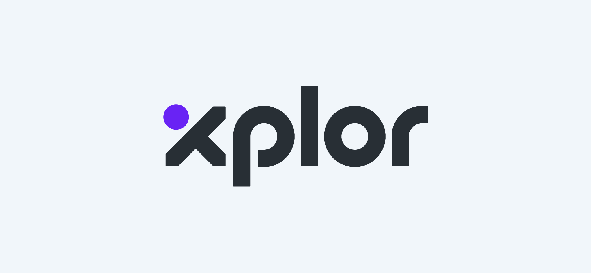 Group in gym accomplishing goals